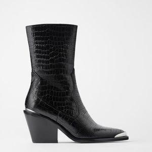 NWT ZARA Black leather Ankle Boots